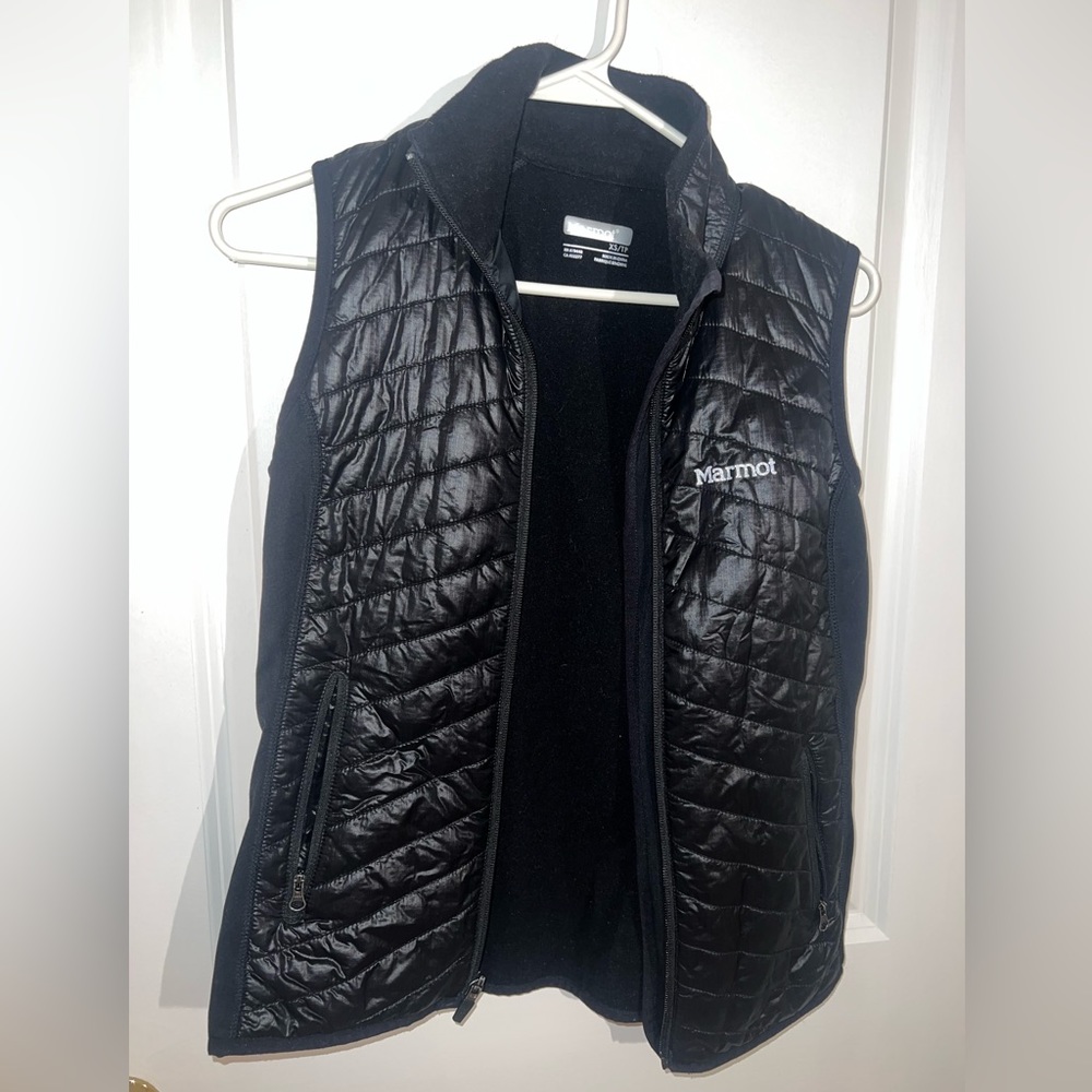 Women’s XS Marmot vest - puffer front panels. Fleece inside/back